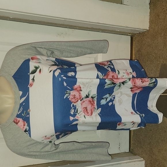 Flower top - Picture 1 of 1